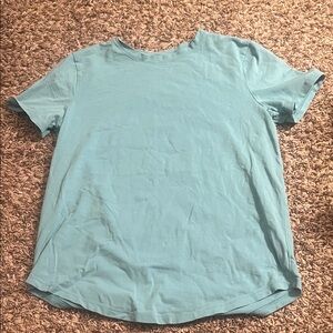 LULULEMON TEE